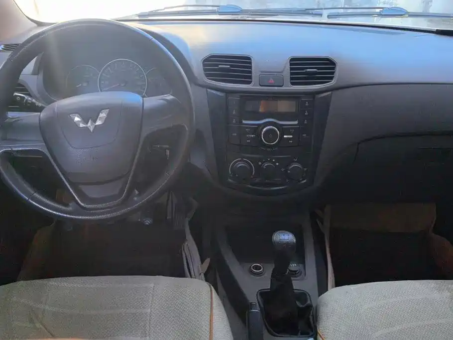 Wuling Hongguang — миниатюра 12
