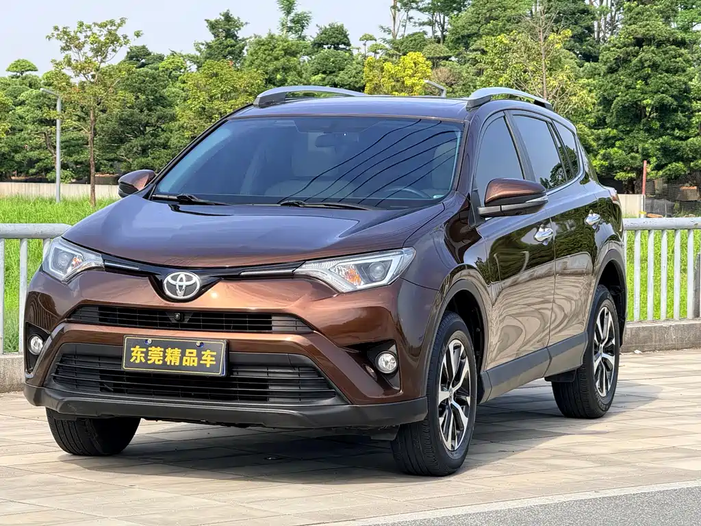Toyota RAV4 — миниатюра 3