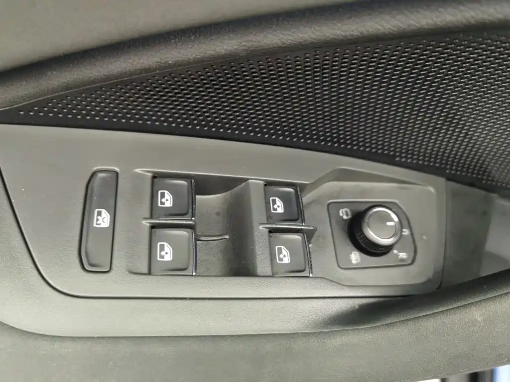 Volkswagen Tiguan L — миниатюра 9