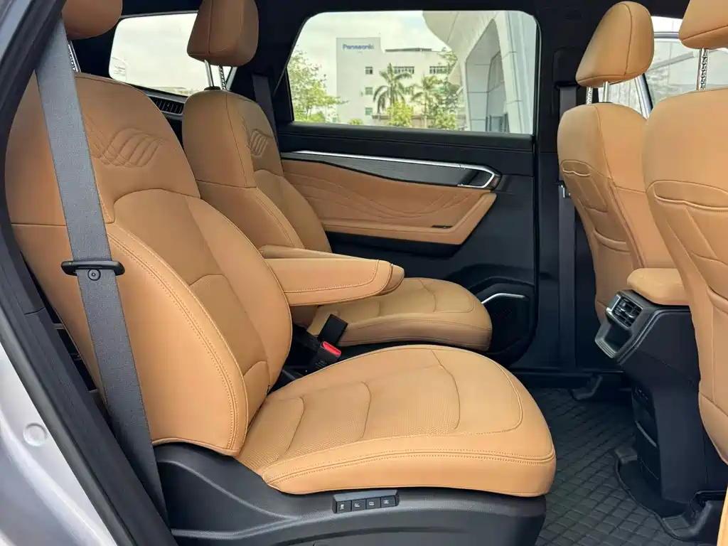 Geely Haoyue L — миниатюра 8