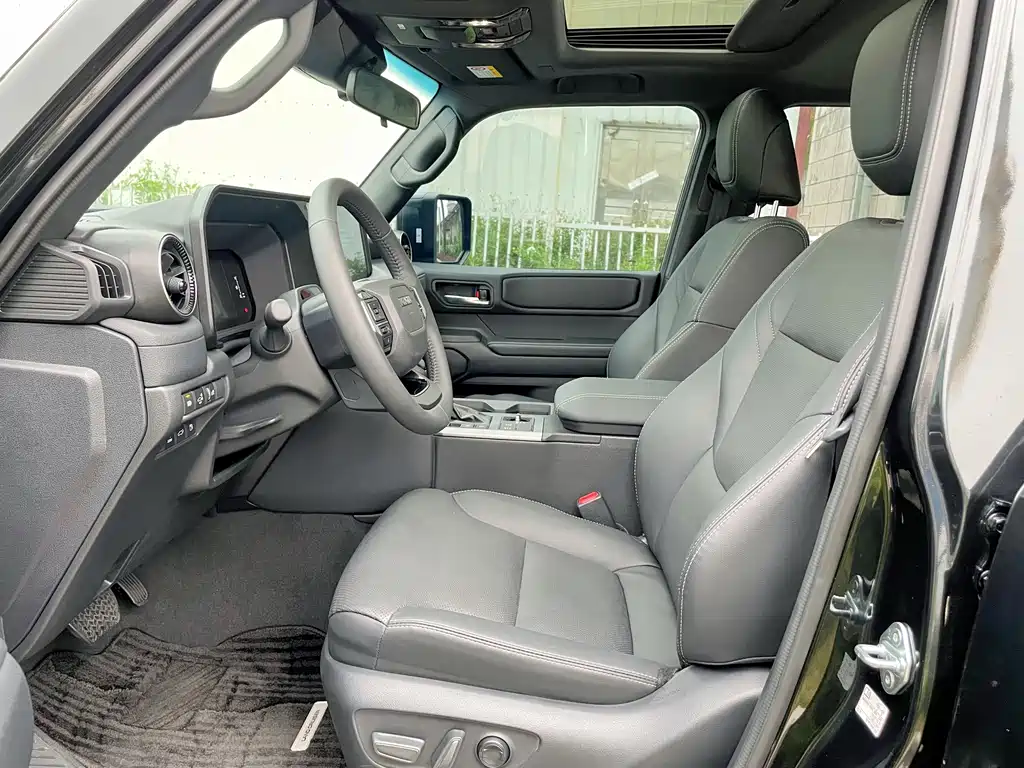 Toyota Land Cruiser Prado 2024 2.4T TX 5 мест