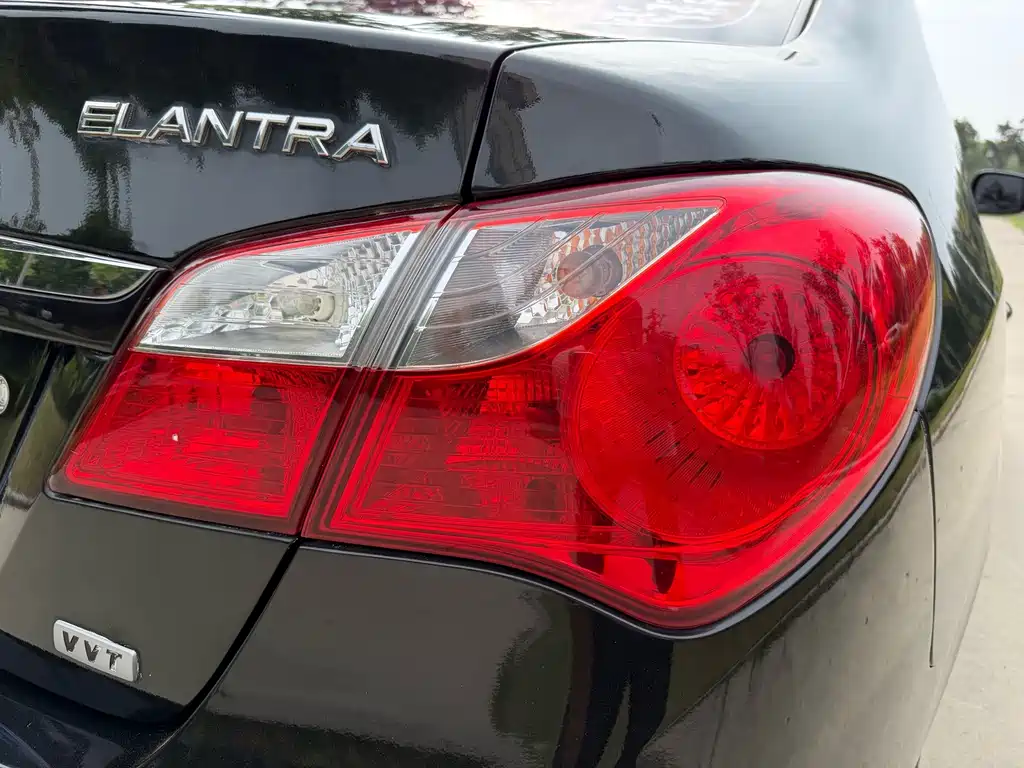 Hyundai Elantra — миниатюра 13