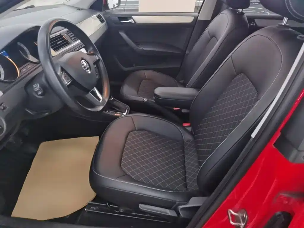 Skoda Rapid Spaceback — миниатюра 15