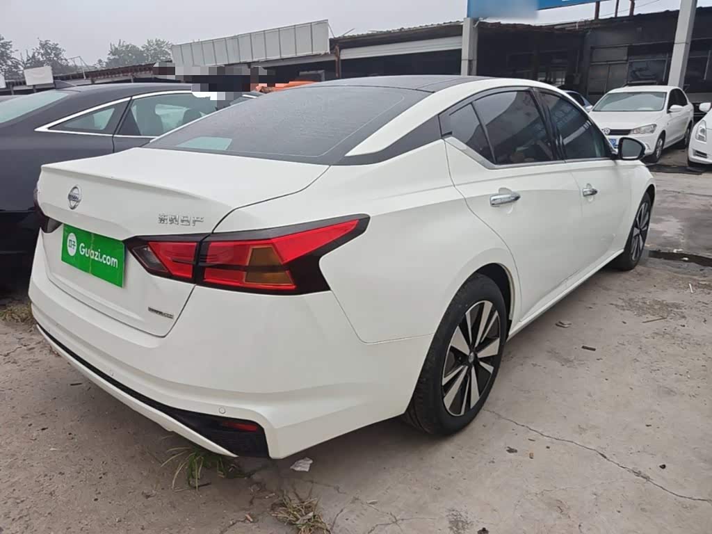 Nissan Teana 2.0 л 2026 г. Белый, пробег 100 км