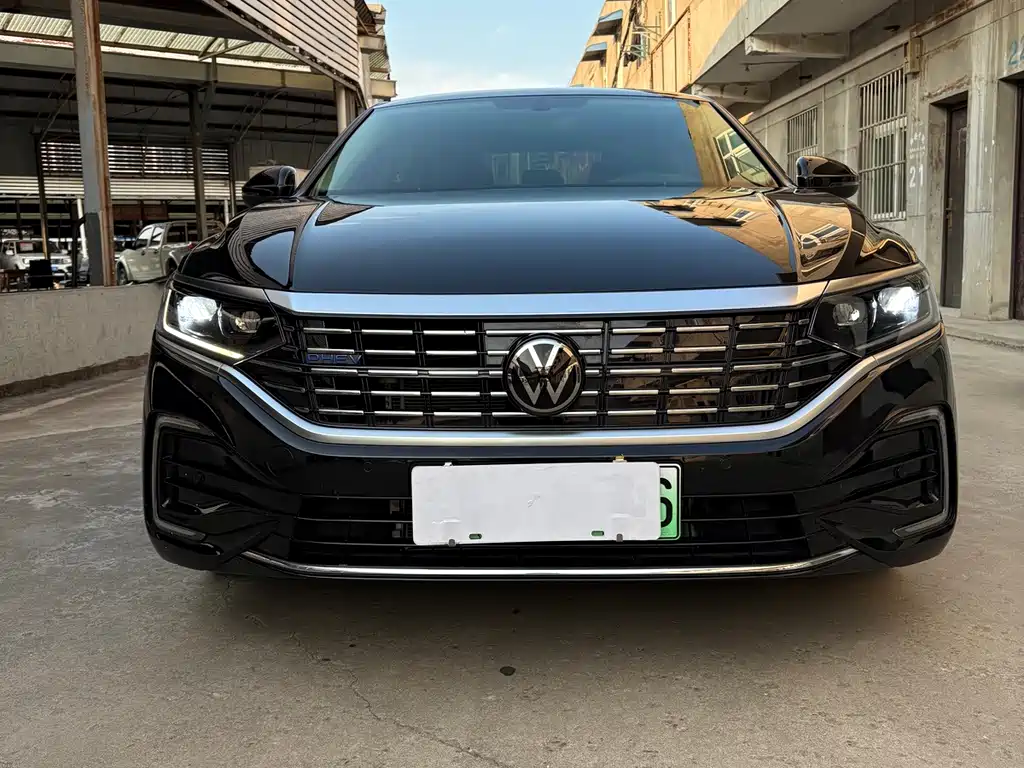 Volkswagen 帕萨特插电混动 — миниатюра 2