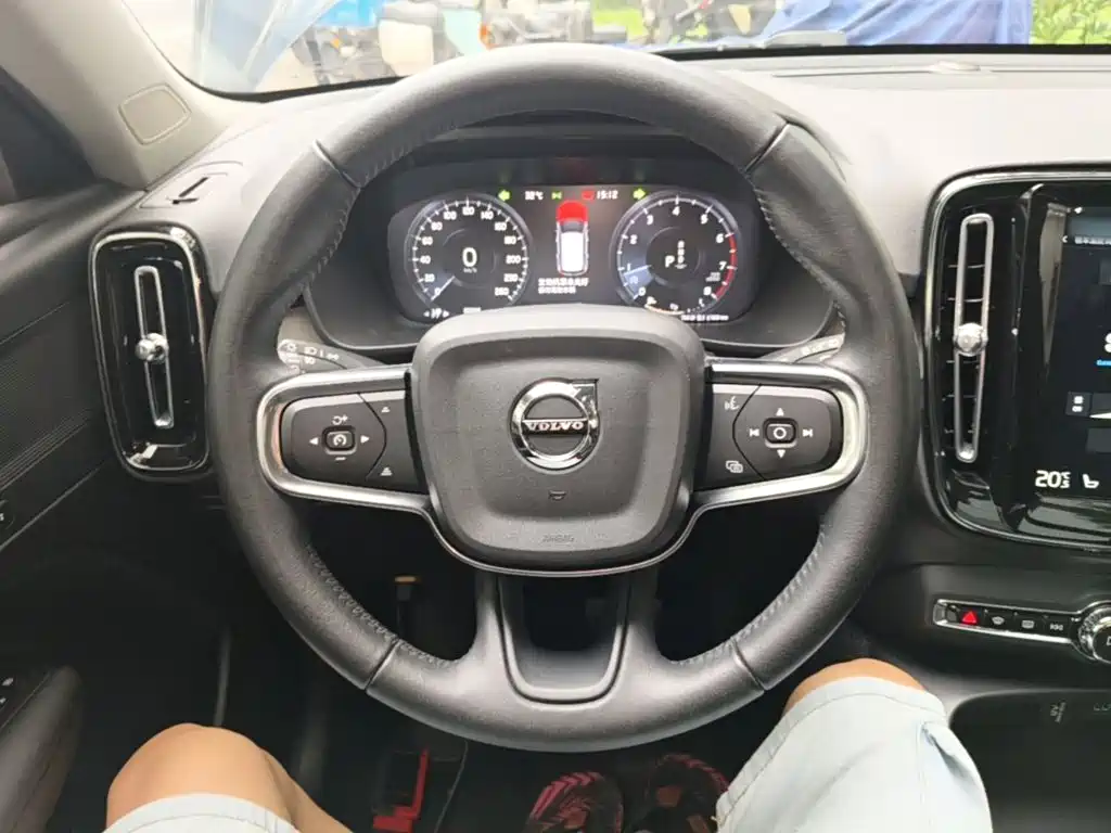 Volvo XC40 — миниатюра 11