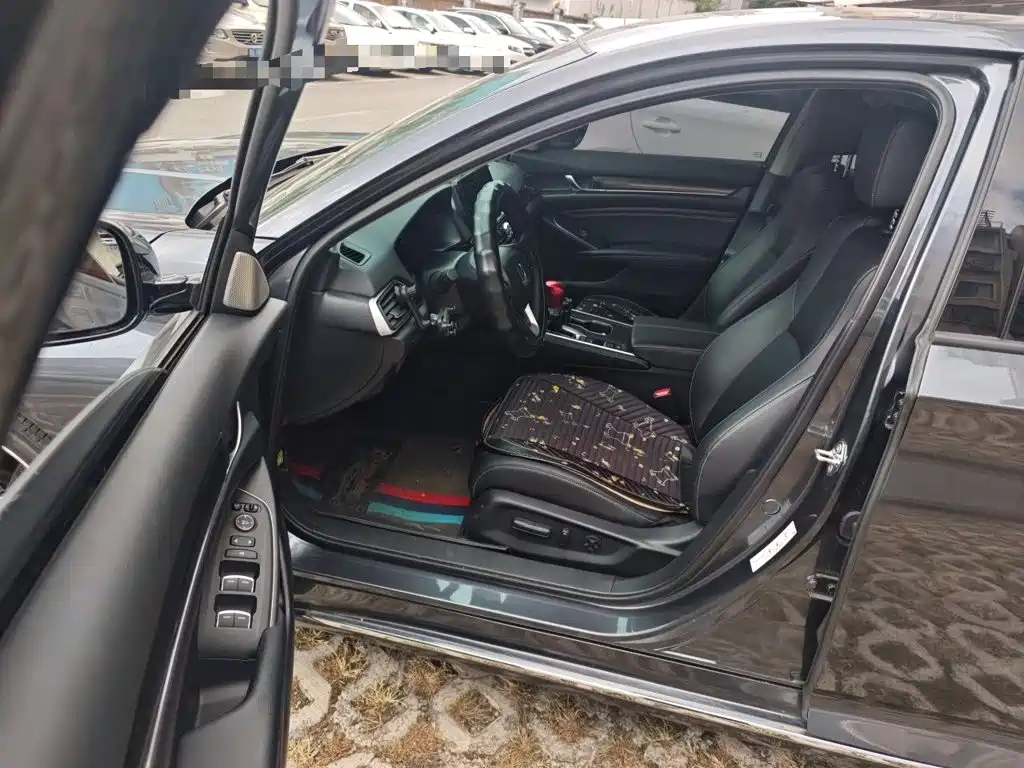 Honda Accord — миниатюра 17