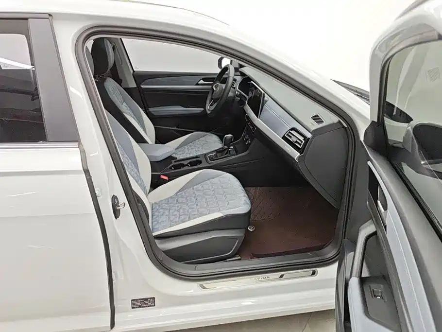 Volkswagen Lavida — миниатюра 8