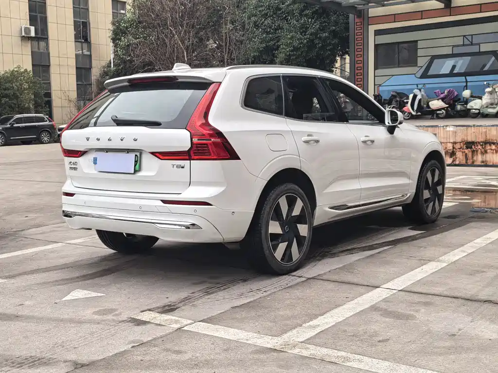 VOLVO XC60 PLUG IN HYBRID