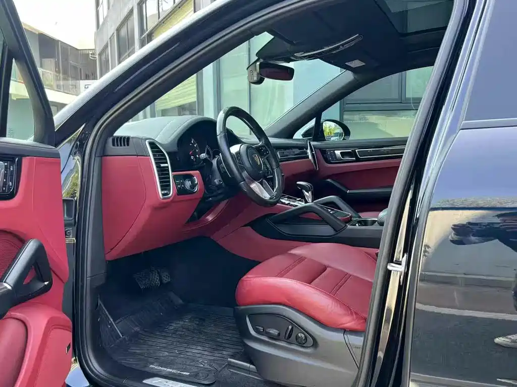 Porsche Cayenne — миниатюра 4
