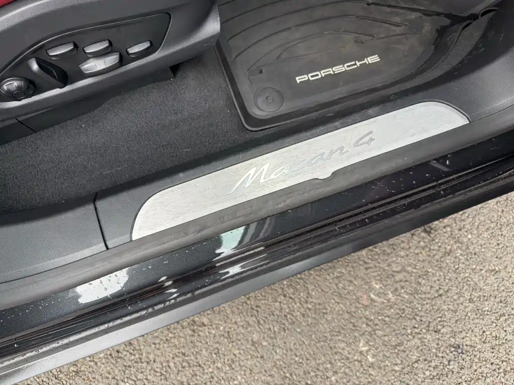 Porsche Macan EV — миниатюра 8