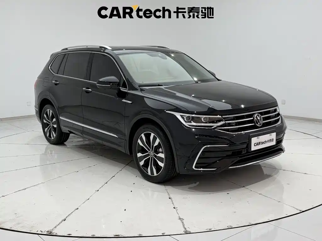 Volkswagen Tiguan L — миниатюра 2