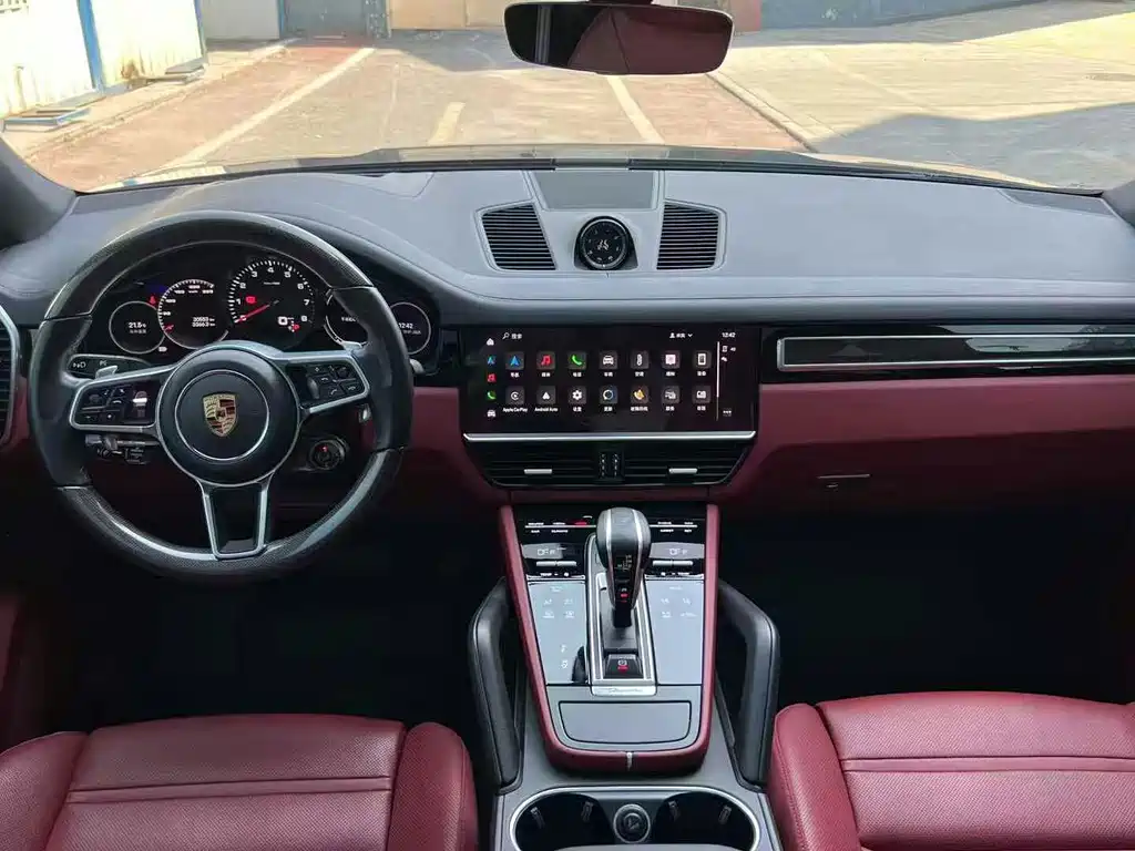 Porsche Cayenne — миниатюра 5