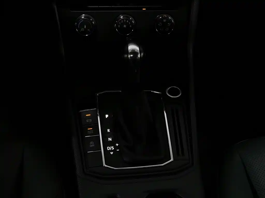 Volkswagen Lavida — миниатюра 13