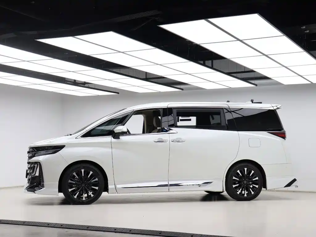 Toyota Vellfire — миниатюра 35