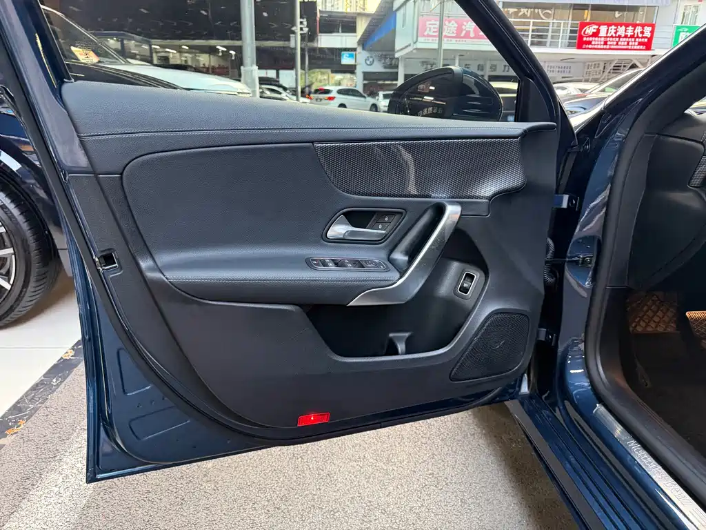 Mercedes-Benz A-Class — миниатюра 10