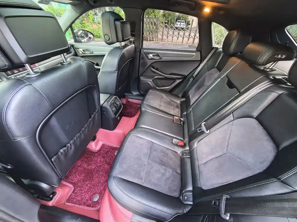 Porsche Macan — миниатюра 10
