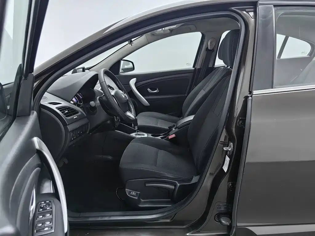 Renault Fluence 2.0L Comfort Edition, фото 10