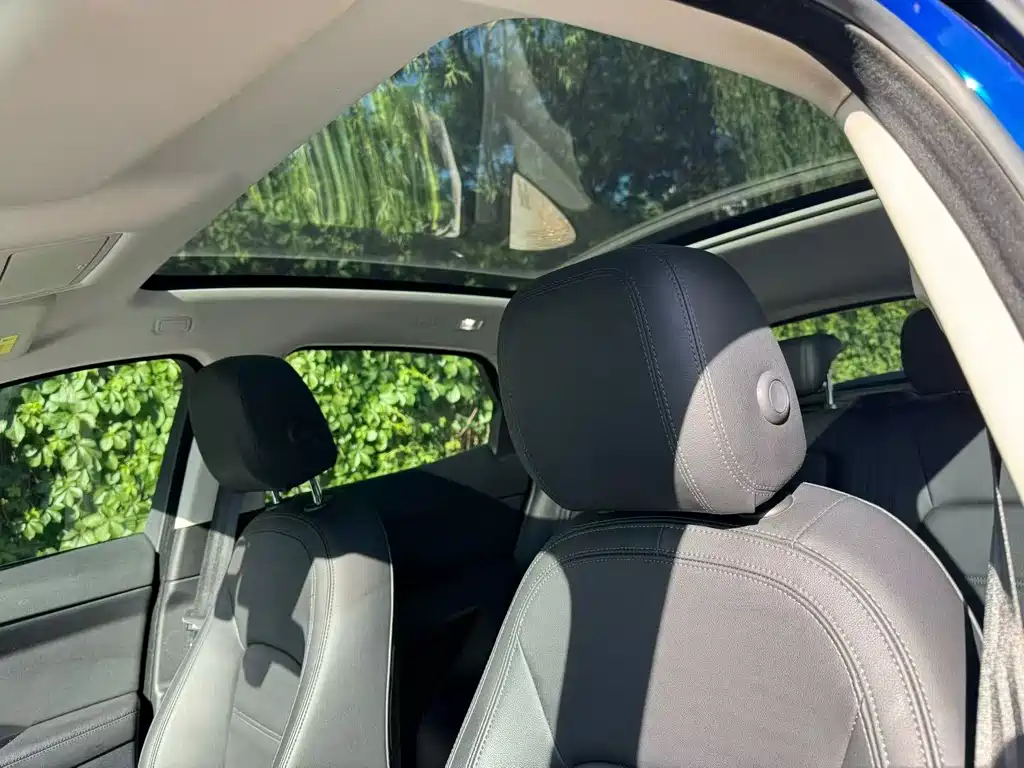 Jaguar E-PACE — миниатюра 9