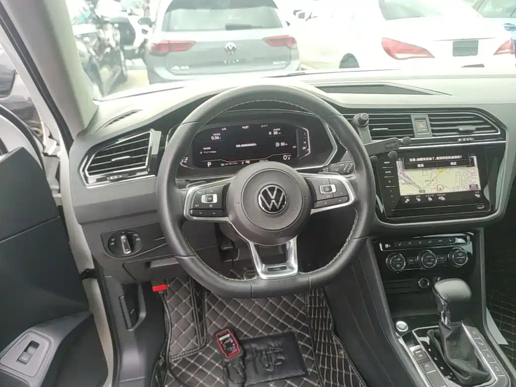 Volkswagen Tiguan L — миниатюра 11