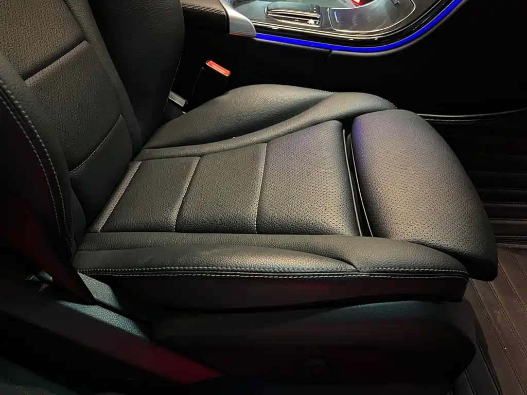 Mercedes-Benz C-Class — миниатюра 14