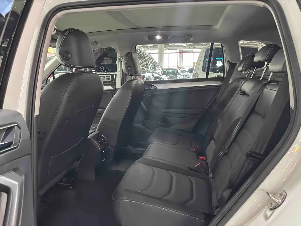 Volkswagen Tiguan L — миниатюра 8