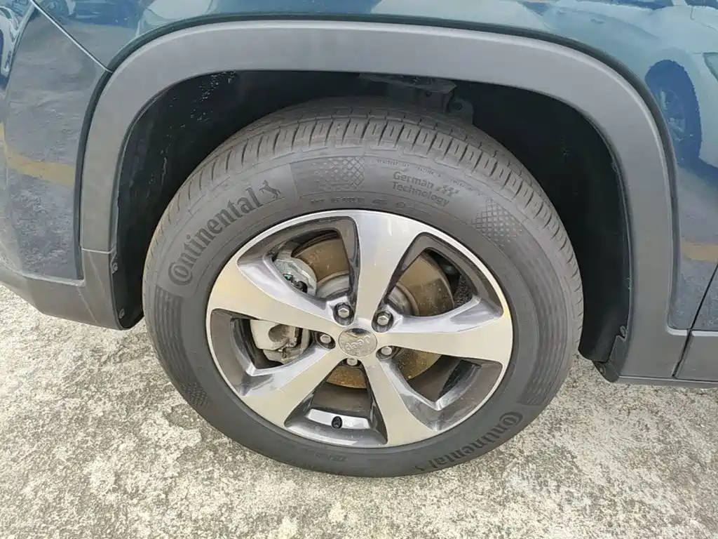 Jeep Cherokee — миниатюра 23