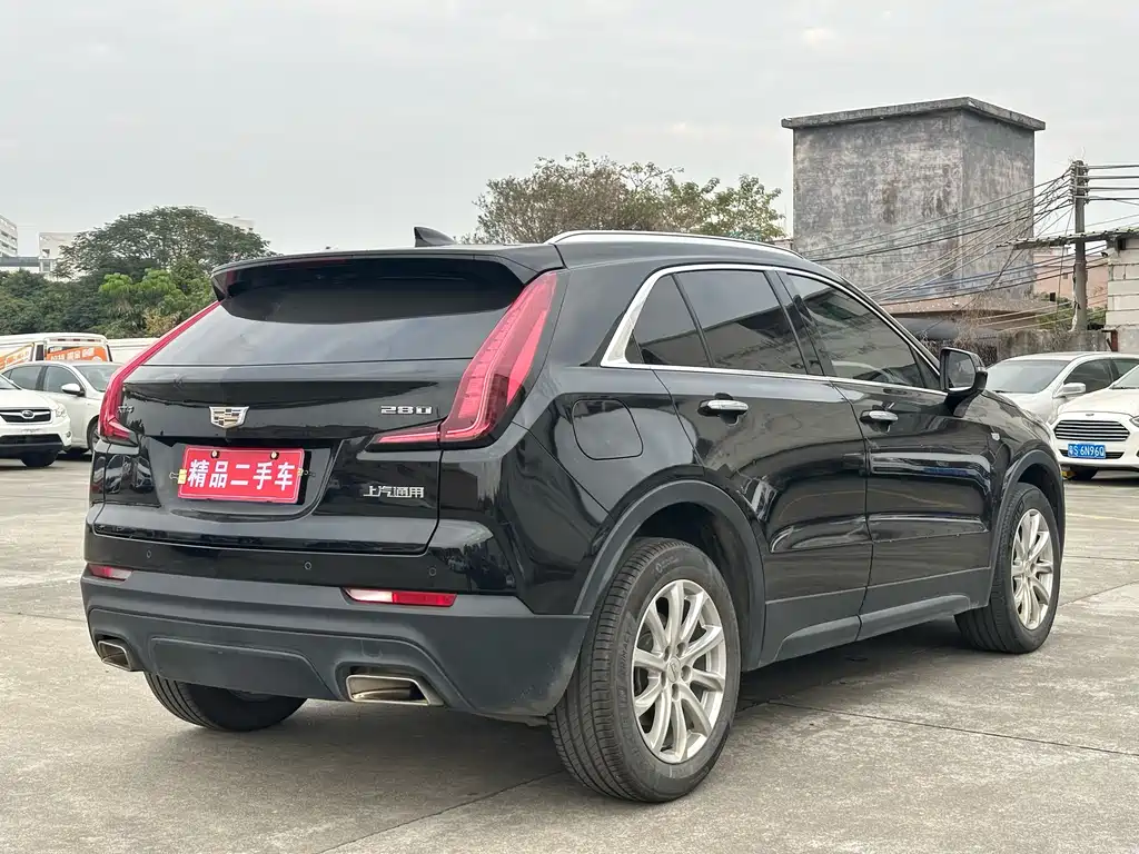 CADILLAC XT4