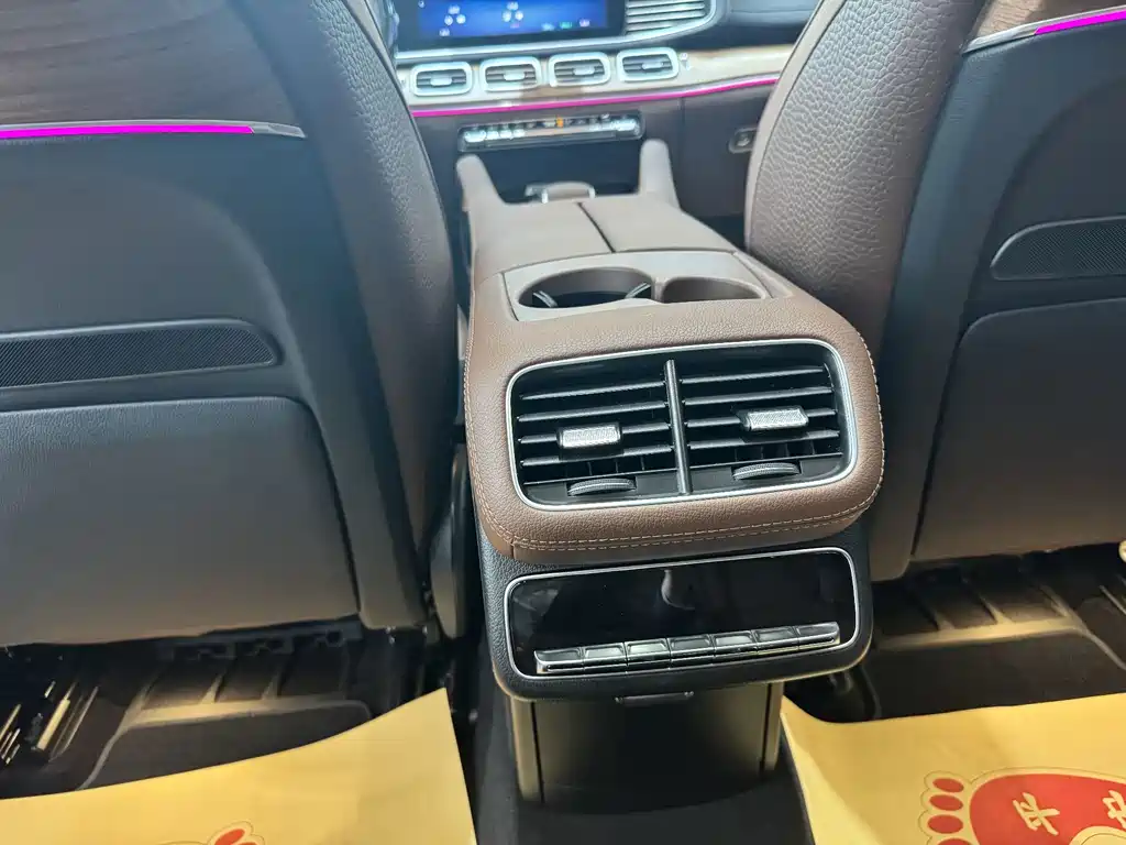 Mercedes-Benz GLS — миниатюра 9