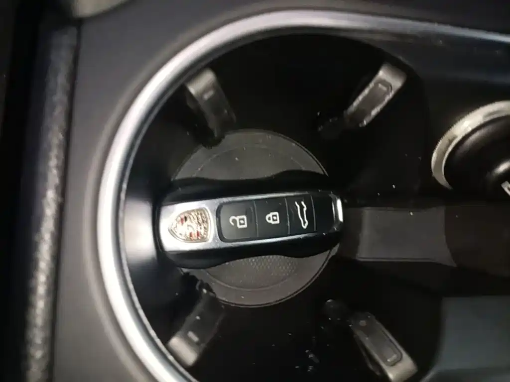 Porsche Cayenne — миниатюра 17