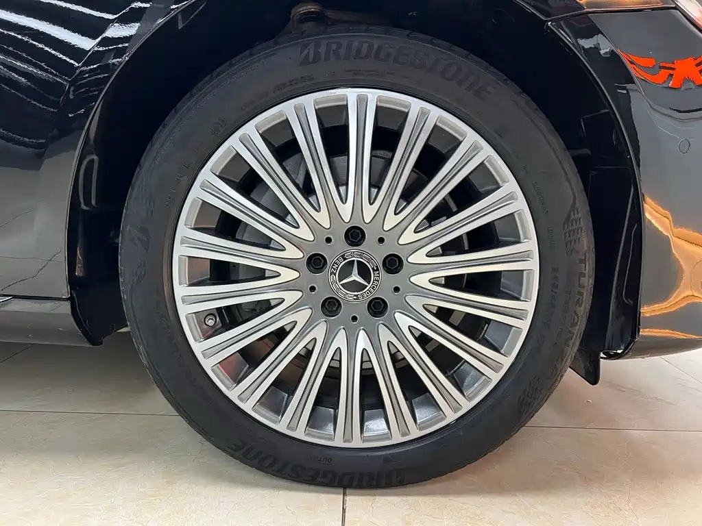 Mercedes-Benz E-Class — миниатюра 29