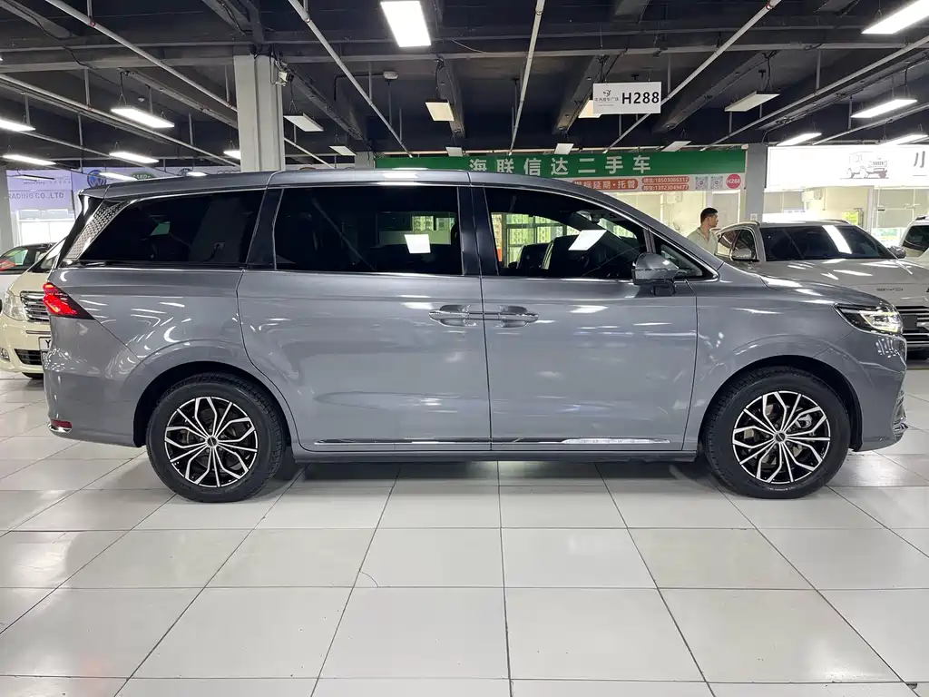 Roewe iMAX8 New Energy — миниатюра 6