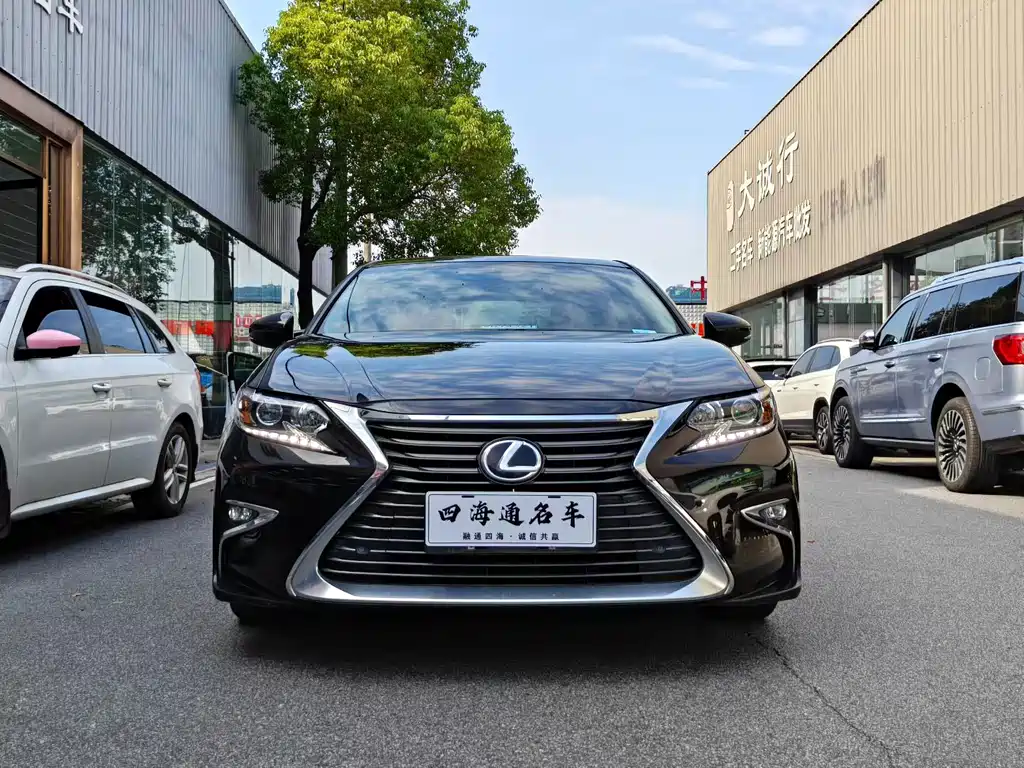 Lexus ES — миниатюра 2