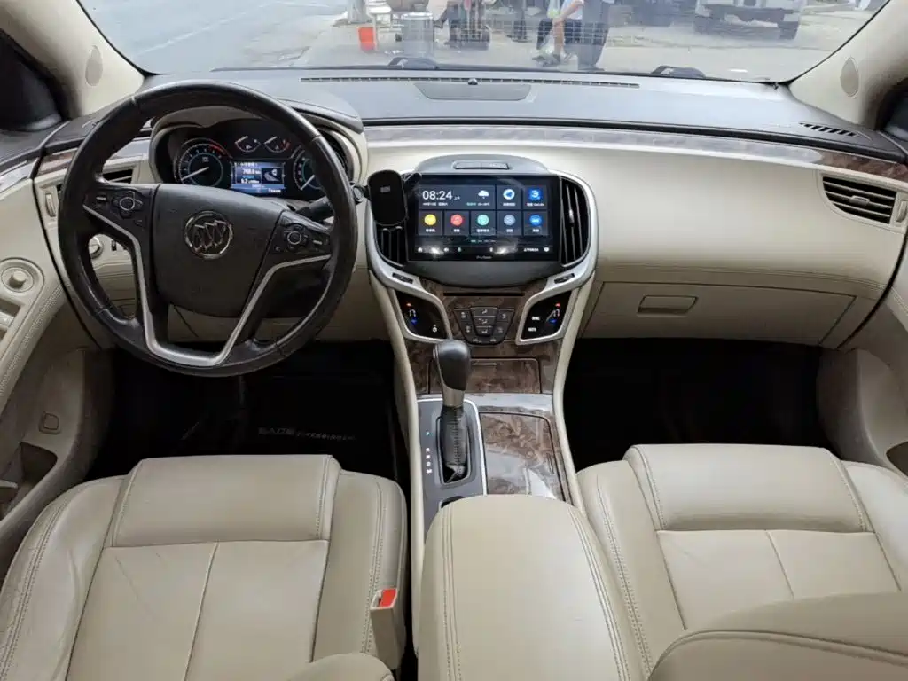 Buick LaCrosse — миниатюра 10