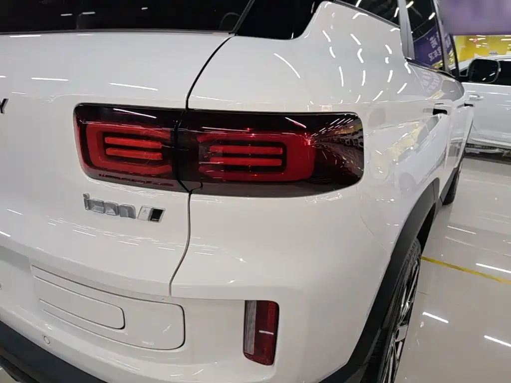 Geely Icon — миниатюра 8