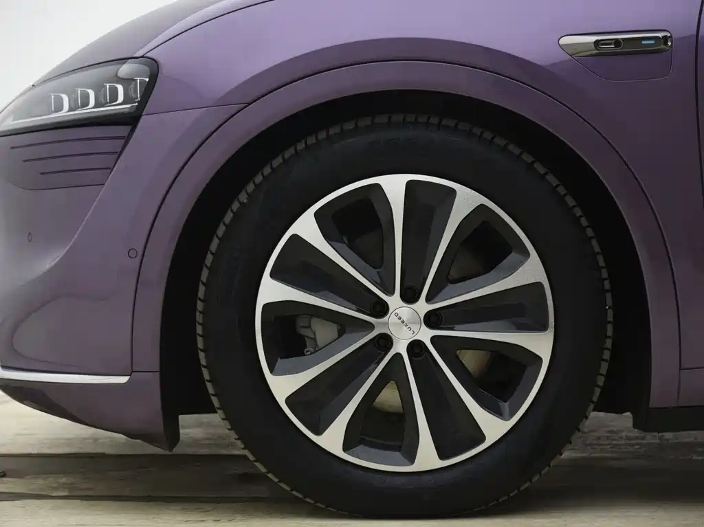 AITO WISDOM WORLD R7