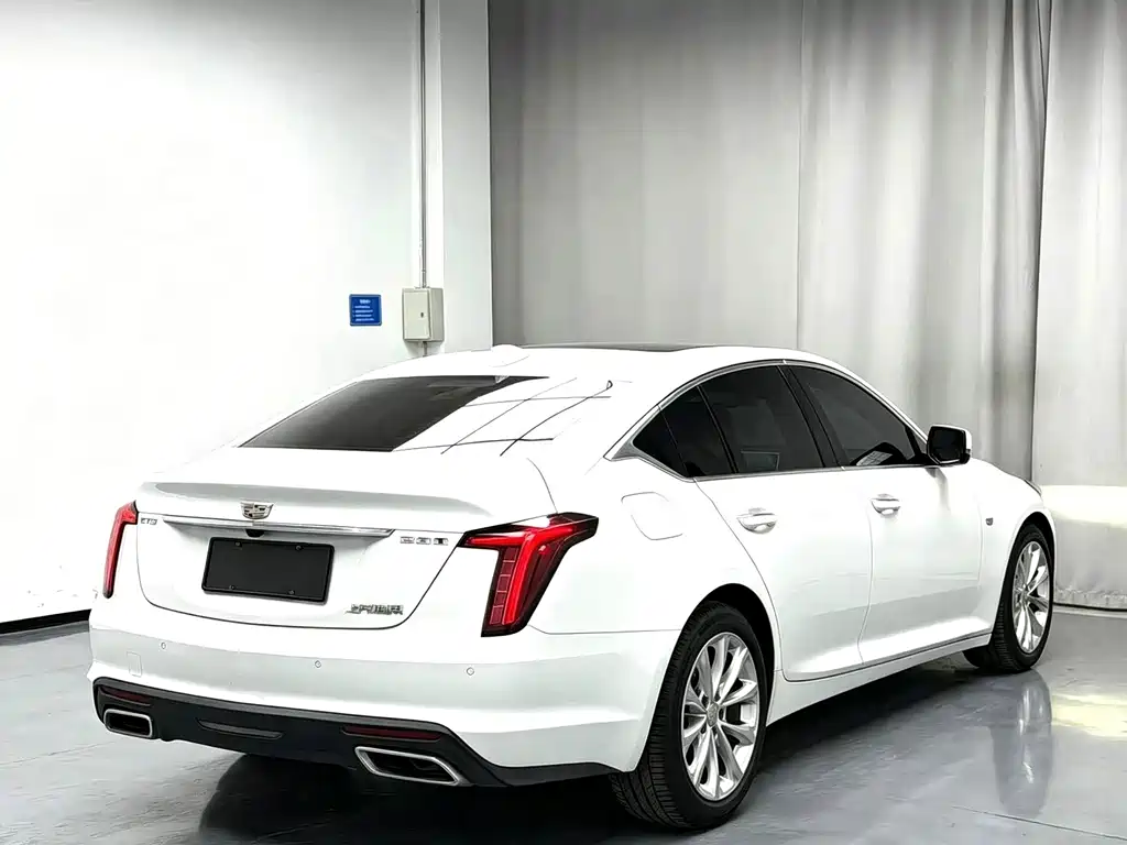 Cadillac CT5 — миниатюра 9