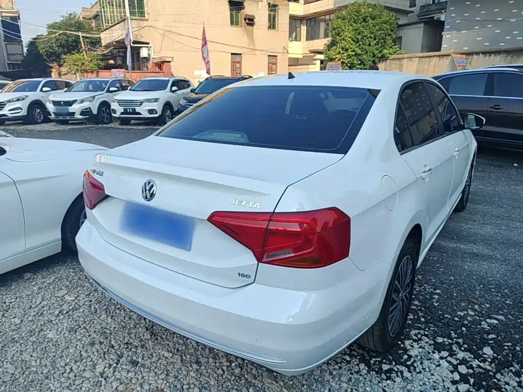 Volkswagen Jetta — миниатюра 7