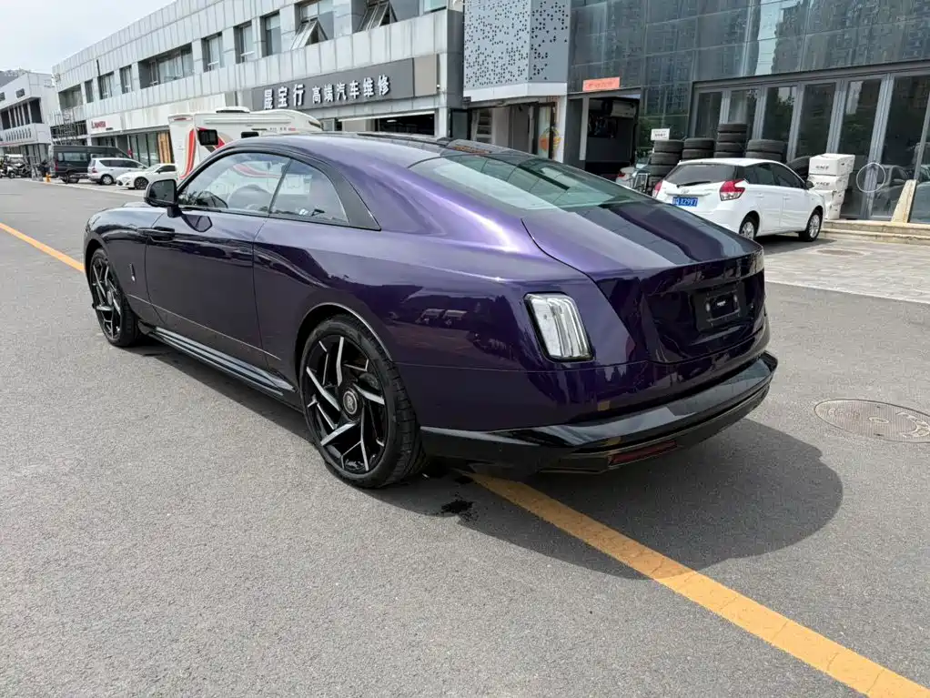 Rolls-Royce Phantom — миниатюра 7