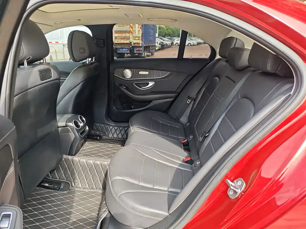 Mercedes-Benz C-Class — миниатюра 12