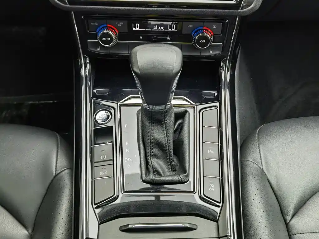 Volkswagen Phideon — миниатюра 13
