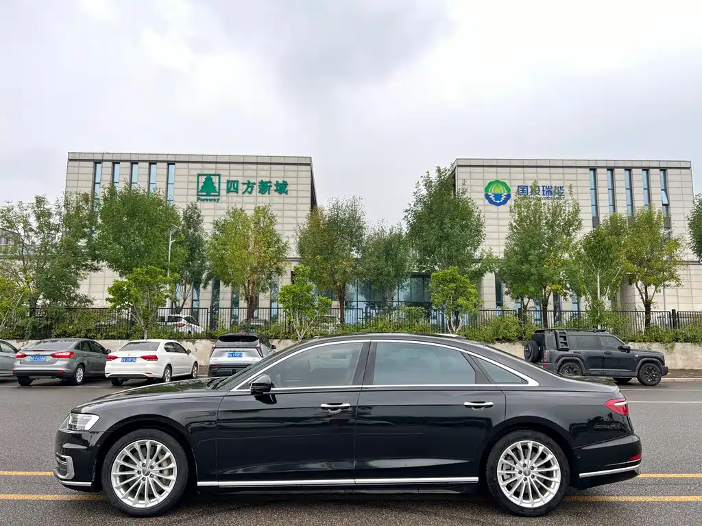 Audi A8 — миниатюра 3