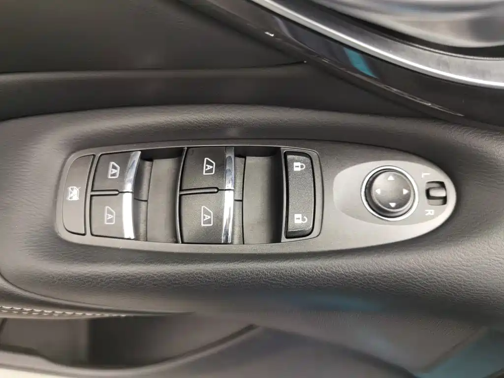Infiniti Q50L — миниатюра 9