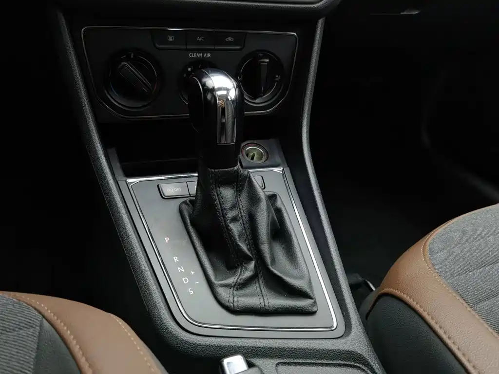 Volkswagen Lavida — миниатюра 13