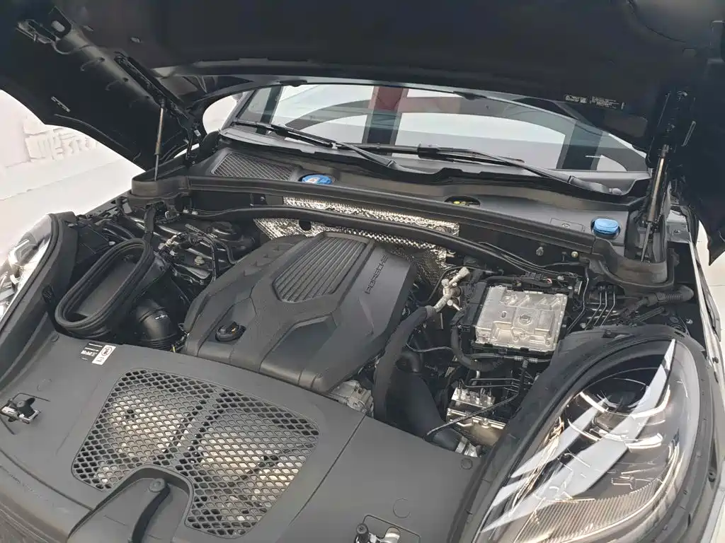 Porsche Macan — миниатюра 27