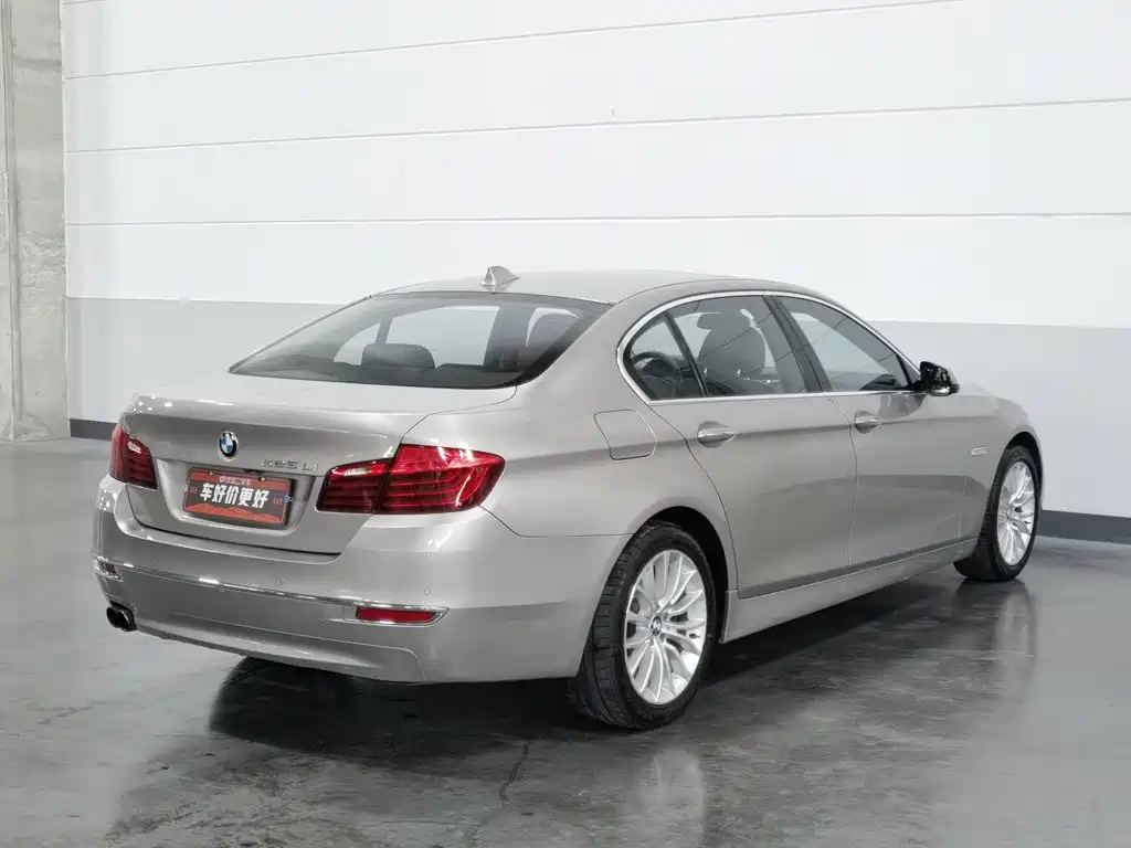 BMW 5 Series — миниатюра 2
