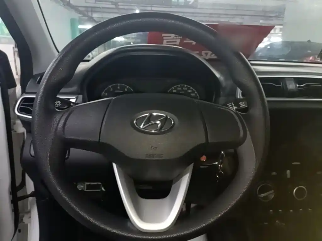 Hyundai Verna — миниатюра 11