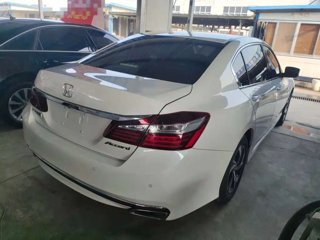 Honda Accord — миниатюра 7