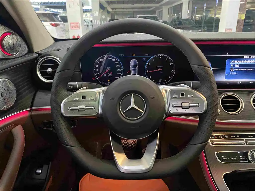 Mercedes-Benz E-Class — миниатюра 12
