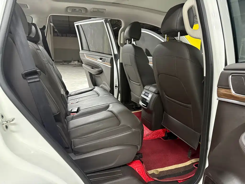 Roewe RX8 — миниатюра 12